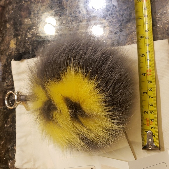 Fendi charm pom pom - Picture 11 of 12